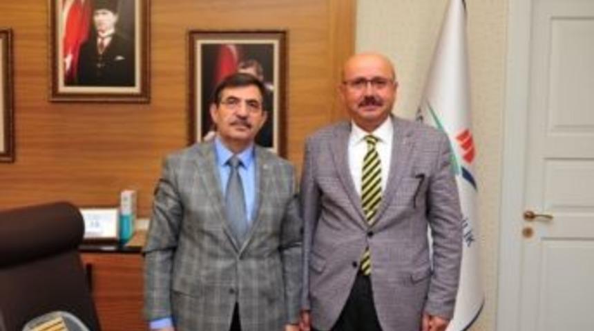 Başkan Samur&rsquo;dan Bakan G&uuml;ll&uuml;ce&rsquo;ye Ziyaret