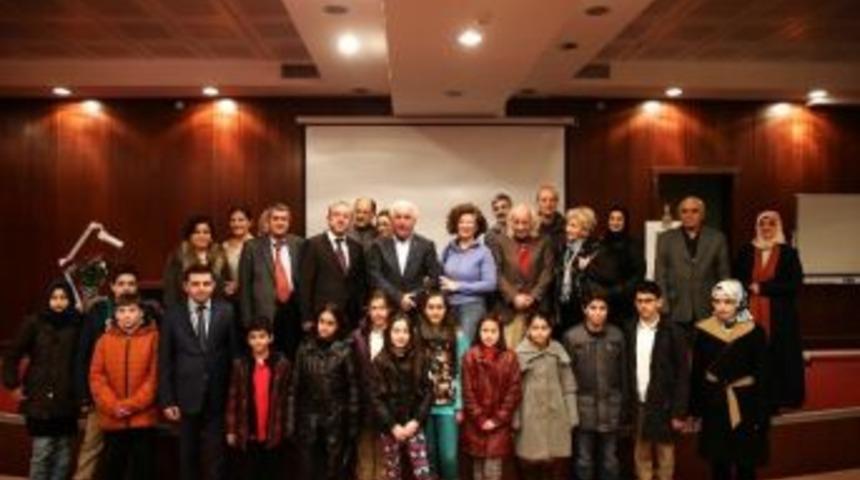 Ebru Sanat&ccedil;ısı Hikmet Barut&ccedil;ugil &Ouml;ğrencilerle Buluştu