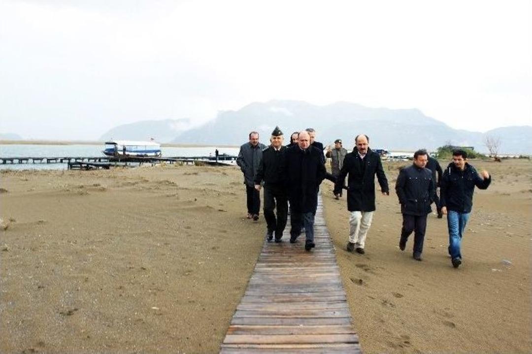 Vali &Ccedil;i&ccedil;ek: "iztuzu Korunacak"