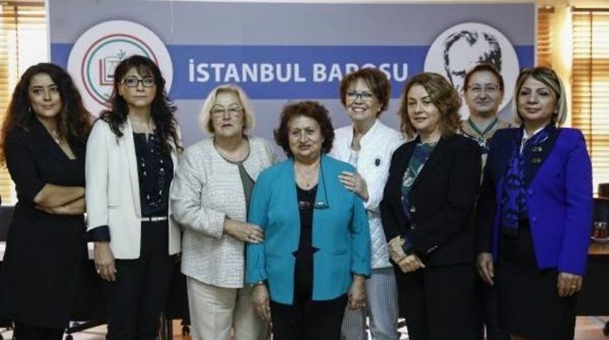 Kadın Avukatlardan "m&uuml;ft&uuml;lere Resmi Nikah Yetkisi" Protestosu