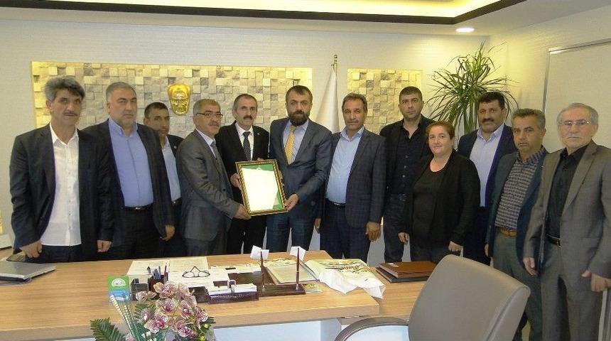 Kaza Ge&ccedil;iren İl M&uuml;d&uuml;r&uuml; G&ouml;reve Başladı