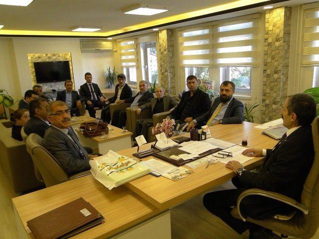 Kaza Ge&ccedil;iren İl M&uuml;d&uuml;r&uuml; G&ouml;reve Başladı 1