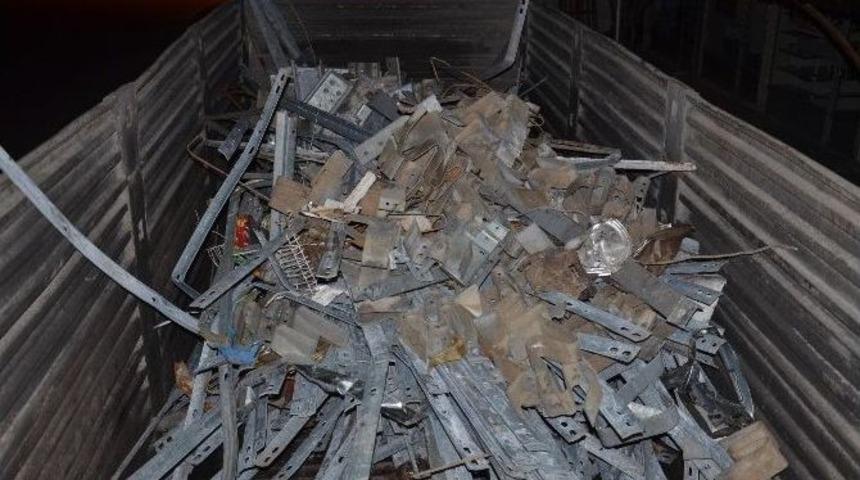 Karayolları Deposundan 8 Ton Hurda &Ccedil;alındı