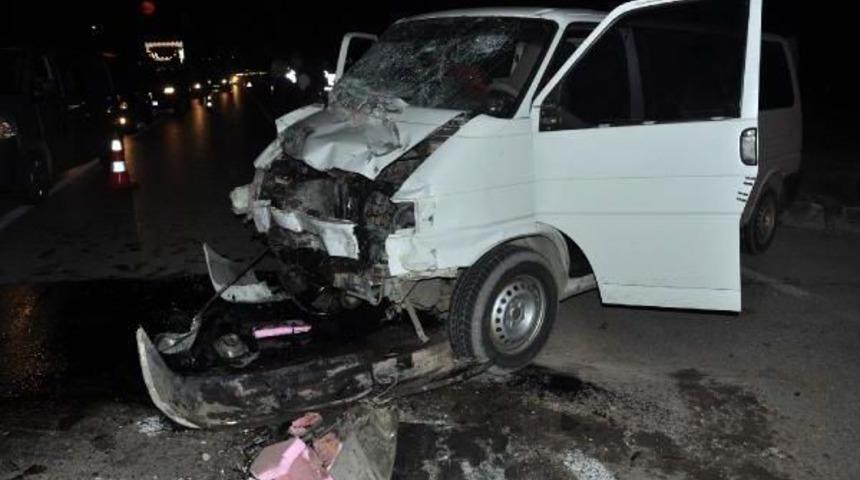 Karacabey&rsquo;De Trafik Kazası: 4 Yaralı