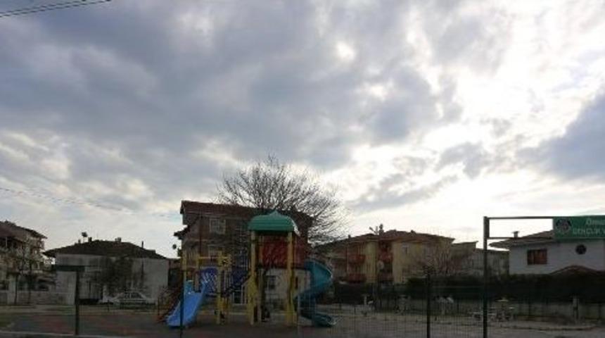 Serdivan&rsquo;da Oyun Parkları Yenileniyor