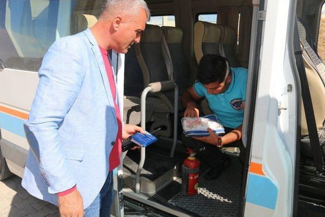 Edremit&rsquo;te Okul Servisleri Denetleniyor 2