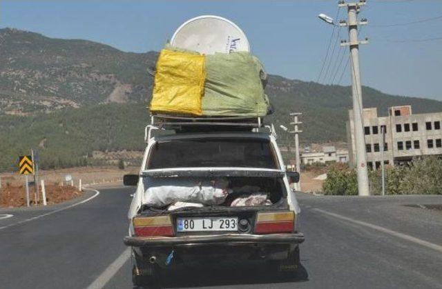 Otomobilin &Uuml;zerinde Ev Eşyası Taşıdı 2