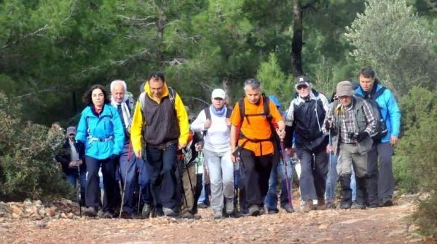 Kisebükü'nde Çevrecilerden Defileli Protesto