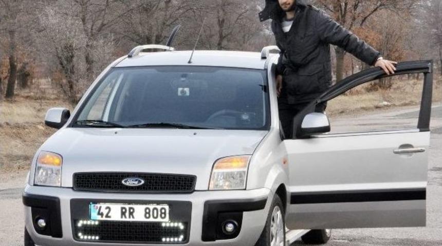 (&ouml;zel Haber) Bu Yolda Arabalar Kendi Kendine Gidiyor