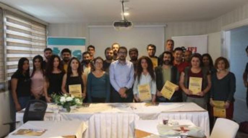 Gazetecilerin G&uuml;venlikleri İ&ccedil;in 16 Madde