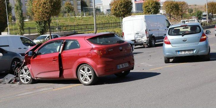 Başkent’te Aynı Noktada İki Ayrı Kaza: 2 Yaralı G2