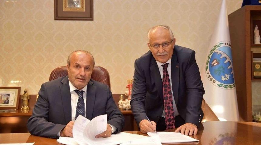 Taşk&ouml;pr&uuml; Belediyesi&rsquo;nde İmzalar Atıldı