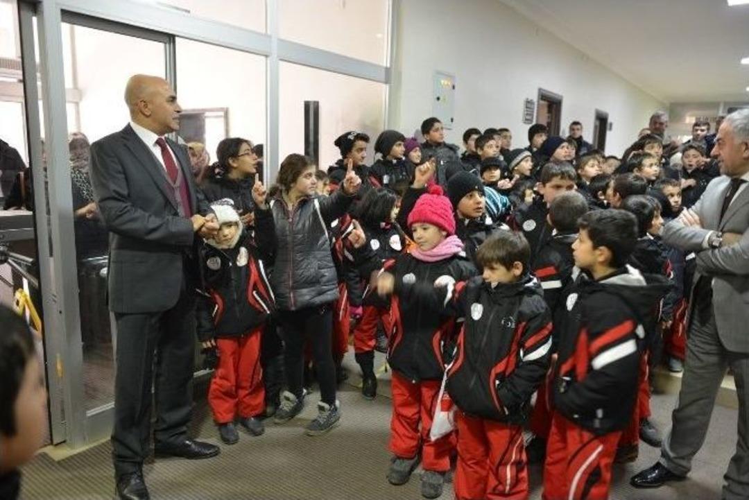 Yakutiye, Erzurum&rsquo;un &Ccedil;ocuklarına Kayak &Ouml;ğretiyor