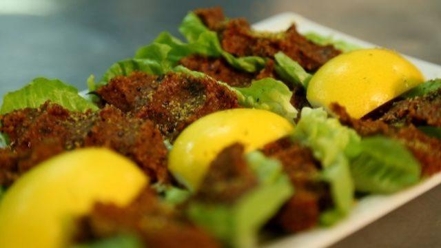 Çiğ köfte nasıl servis edilir?