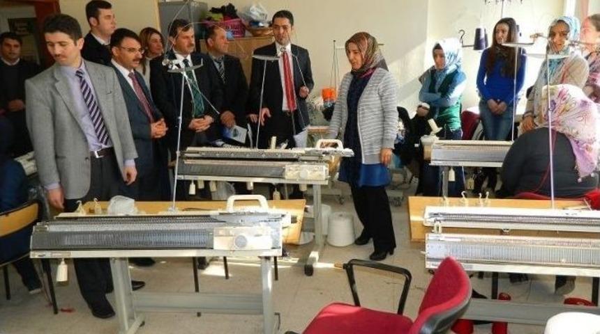 Kozluk İl&ccedil;esinde İş Kur İle İşbirliği Kapsamında 3 Kurs A&ccedil;ıldı