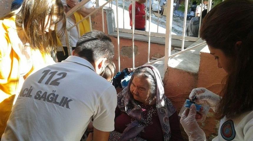 Ayvalık&rsquo;ta Elektrik S&uuml;p&uuml;rgesi Yangın &Ccedil;ıkardı