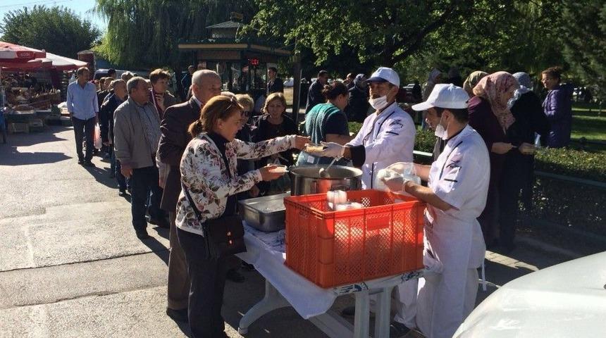 Odunpazarı Belediyesi 3 Bin Vatandaşa Aşure Dağıttı