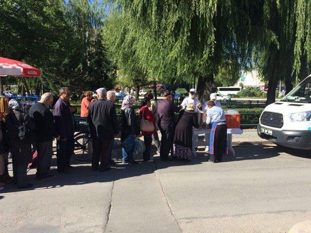 Odunpazarı Belediyesi 3 Bin Vatandaşa Aşure Dağıttı 1