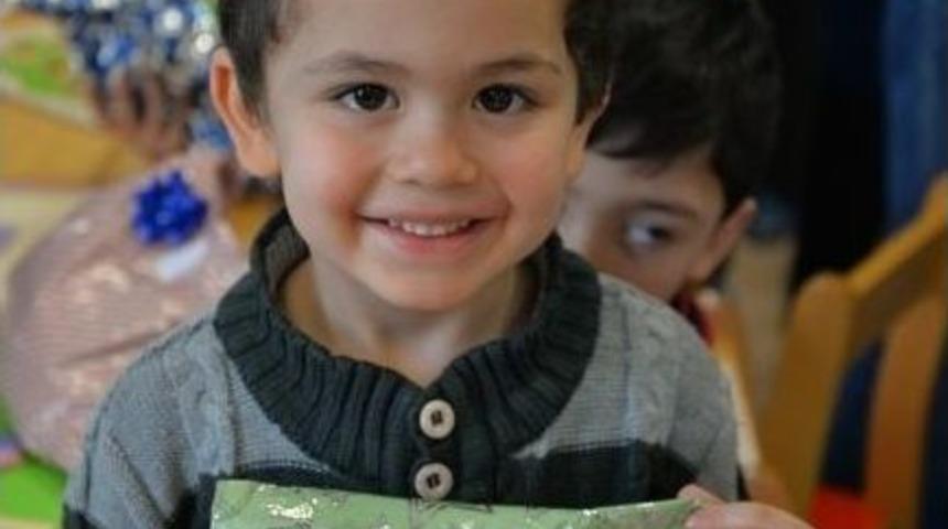 Masal Şatosunda Toplanan Hediyeler &Ccedil;ocuklara Dağıtıldı