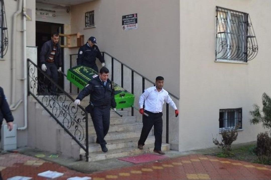 Apartmanın 4. Katında &Ccedil;ıkan Yangında Ev Sahibi Kadın Yanarak Hayatını Kaybetti