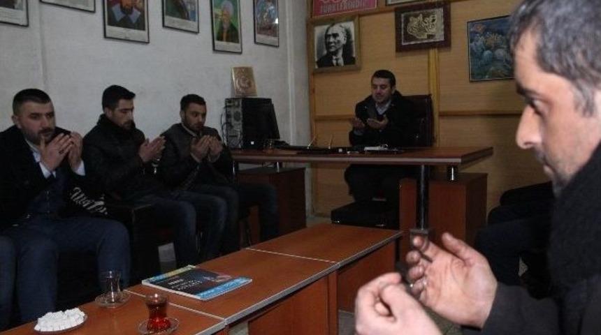Ardahanlı &Uuml;lk&uuml;c&uuml;ler Akyıldız İ&ccedil;in Mevlit Okuttu