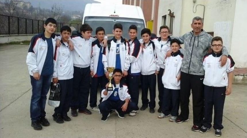 Gen&ccedil; Voleybolcular Gurur Veriyor