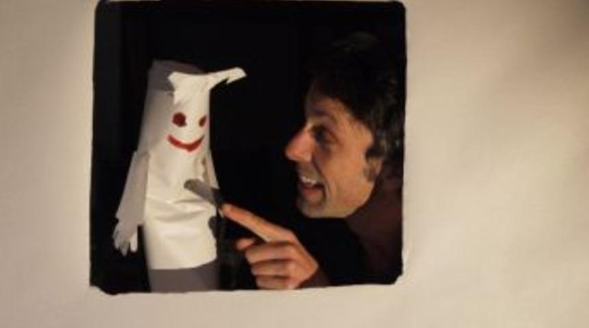 Abt Sahnesinde K&acirc;ğıt Tiyatrosu