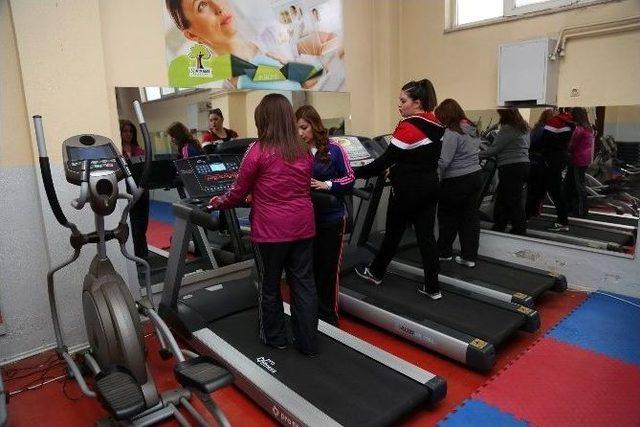 Şehitkamil’de Sağlıklı Yaşam Programıyla 30 Kilo Verdi