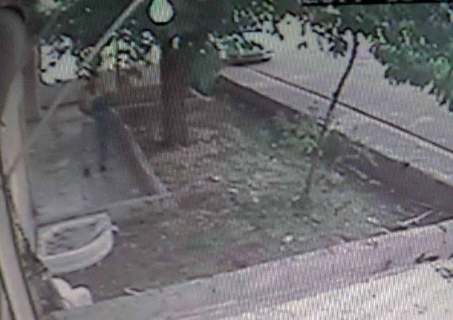 İş Yeri Sahibi İ&ccedil;eride İken D&uuml;kkanı Soymaya Kalktı 2