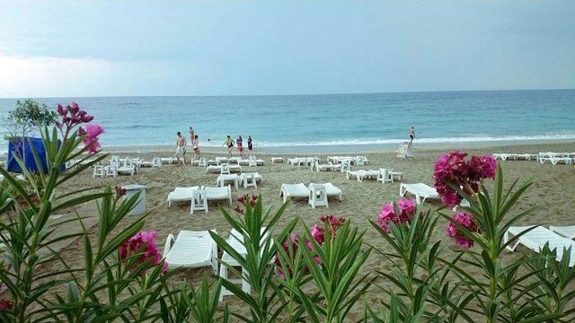 Yağmura Aldırış Etmeden Deniz Keyfi Yaptılar 3