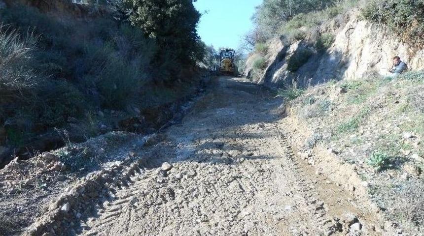&Ccedil;amlıbel Mahallesi&rsquo;nde Arazi Yolundaki K&ouml;pr&uuml; Onarıldı