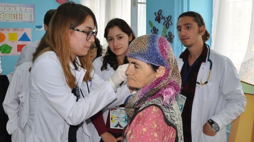 Tıp &Ouml;ğrencilerinden K&ouml;yde Sağlık Taraması