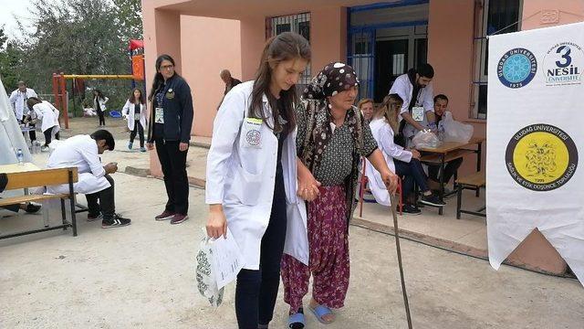 Tıp &Ouml;ğrencilerinden K&ouml;yde Sağlık Taraması 1
