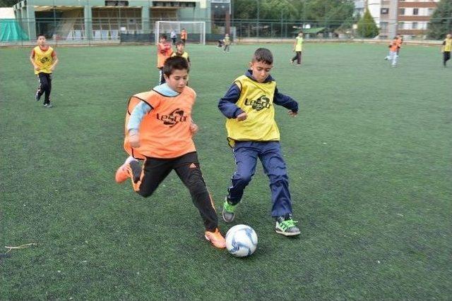 Yunusemre’de Yeni Yetenekler Seçiliyor