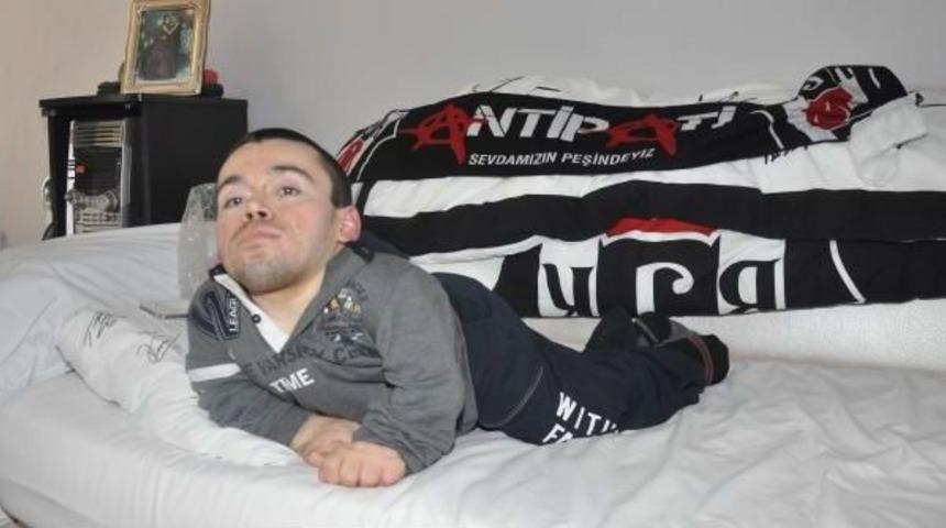 Engelli Beşiktaş Taraftarı Yusuf'u Mutlu Eden S&uuml;rpriz Ziyaret