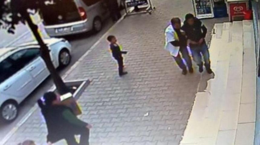 Hırsızlık Ş&uuml;phelisi, Kendisini Yakalayan Eczacı Kalfasını Bı&ccedil;akladı