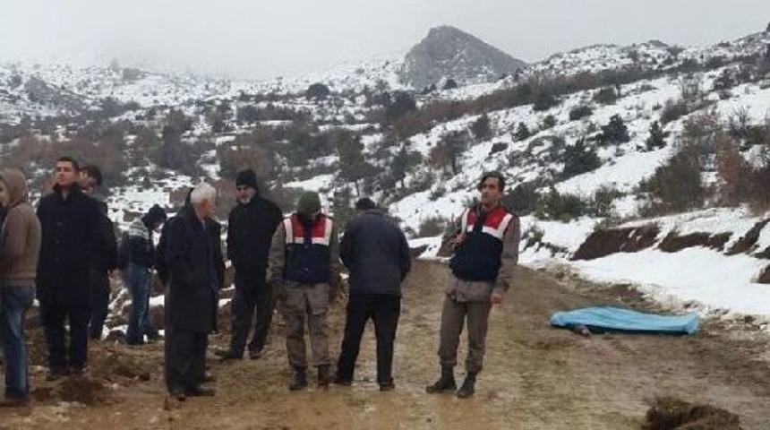 Ava Giden Gen&ccedil; Kazayla Kendisini Vurup &Ouml;ld&uuml;