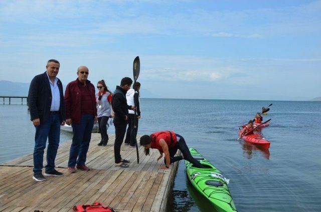 İznik Gölü’nde Kano Mücadelesi