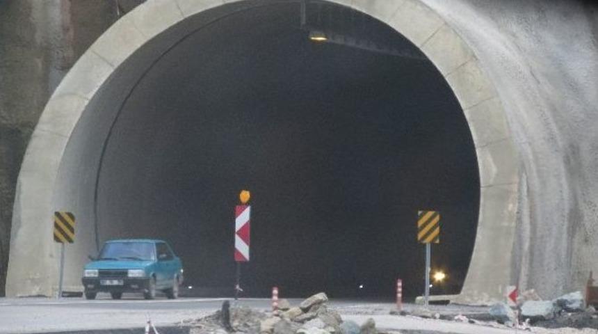 T&uuml;neller A&ccedil;ıldı, Yollar Kısaldı