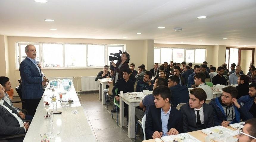 Başkan Altepe&rsquo;den &Ouml;ğrencilere &rsquo;&ccedil;alışkan Olun&rsquo; Tavsiyesi