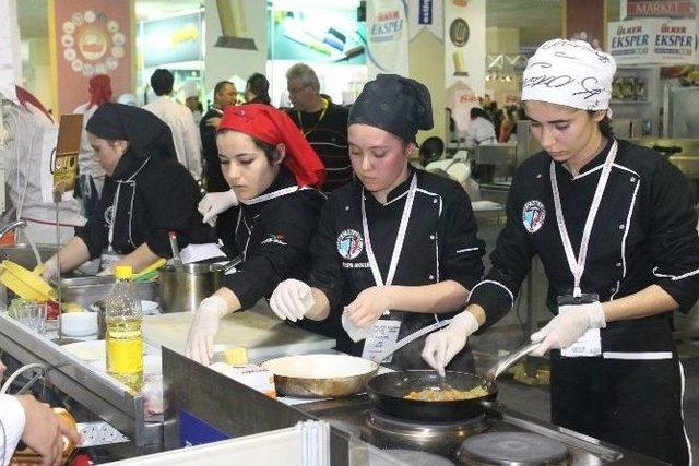 Şule Ve Muzaffer Büyük Kız Meslek Lisesi Yiyecek-içecek Ve Konaklamada Türkiye İkincisi