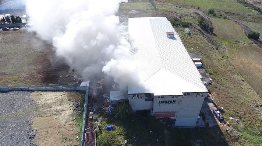 (&ouml;zel Haber) Hadımk&ouml;y&rsquo;de Lojistik Firmasının Deposunda Korkutan Yangın