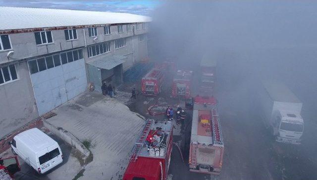 (özel Haber) Hadımköy’de Lojistik Firmasının Deposunda Korkutan Yangın