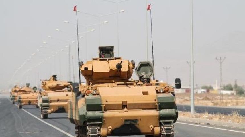 Zırhlı Ara&ccedil; Takviyesi Yapılan Tatbikat Alanında Askerlere 'tek Er' Eğitimi