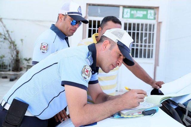 Mersin’de Okul Servis Araçları Denetleniyor