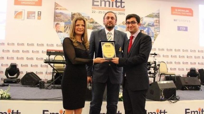 İka&rsquo;ya Emıtt&rsquo;ten 2 &Ouml;d&uuml;l