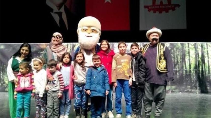 Bilecik Belediyesi &Ccedil;ocukları S&ouml;mestri Tatilinde Tiyatro Oyunu Ve Filmlerle Buluşmaya Başladı