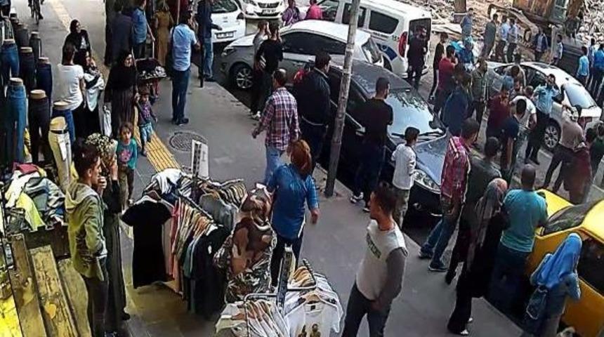 Zabıta, Esnaf Ve Iş&ccedil;ilerin Karıştığı Kavgada 4 Kişi Yaralandı