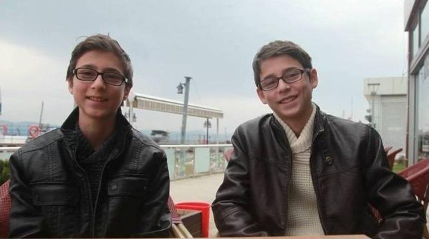 İkiz Kardeşler Teog Sınavında Birinci Oldular