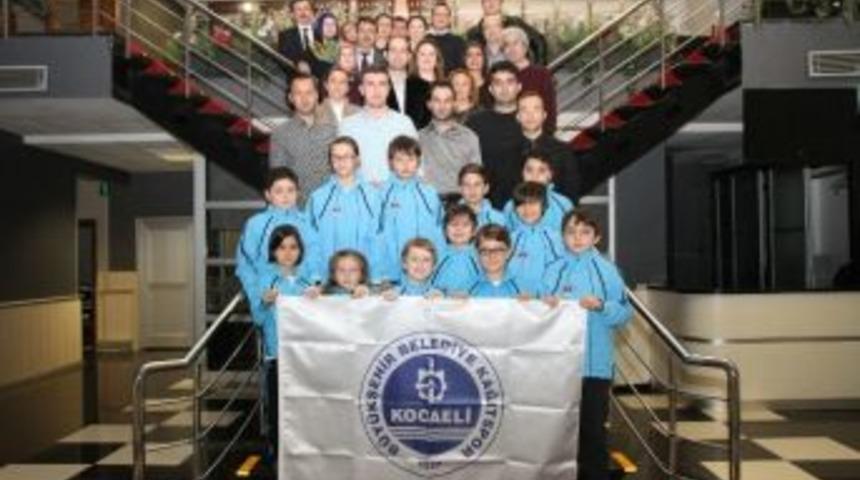 Kocaelili Satran&ccedil;&ccedil;ılar Şampiyonluk Peşinde